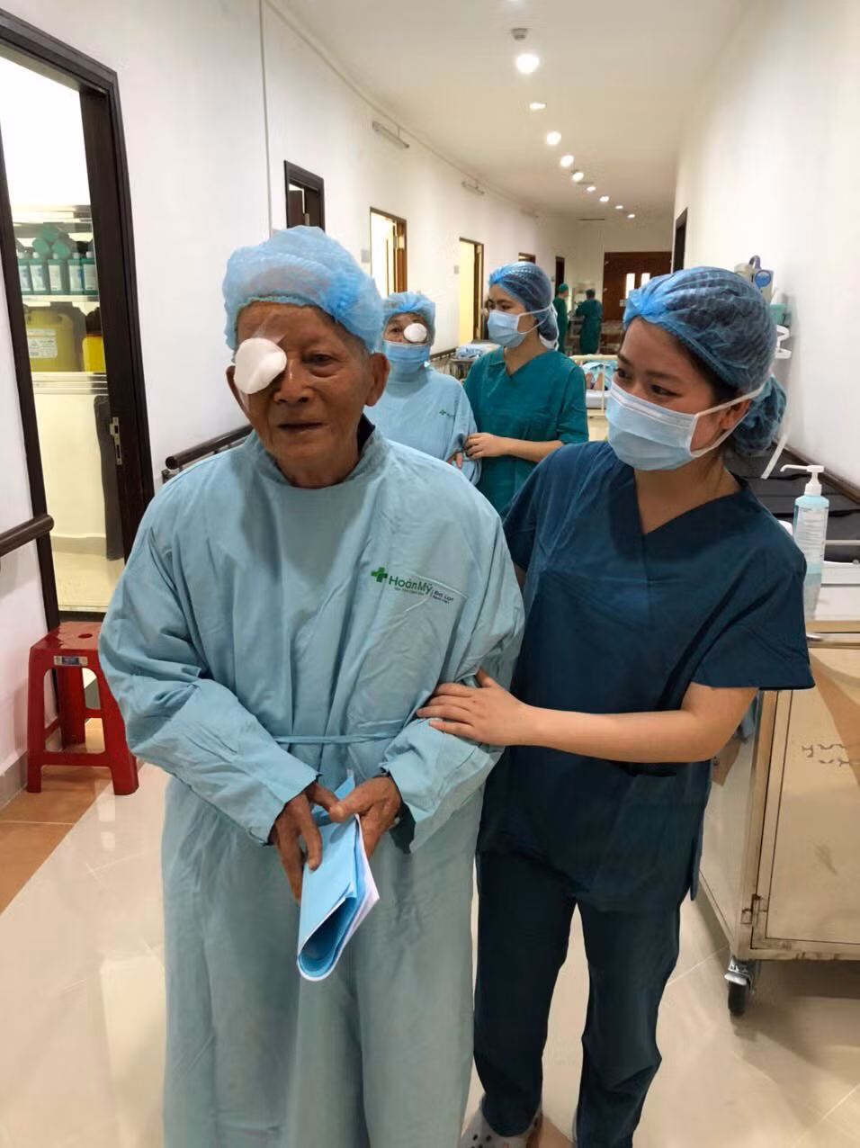 BV Mat TP HCM phau thuat 100 ca Phaco mien phi cho doi tuong chinh sach