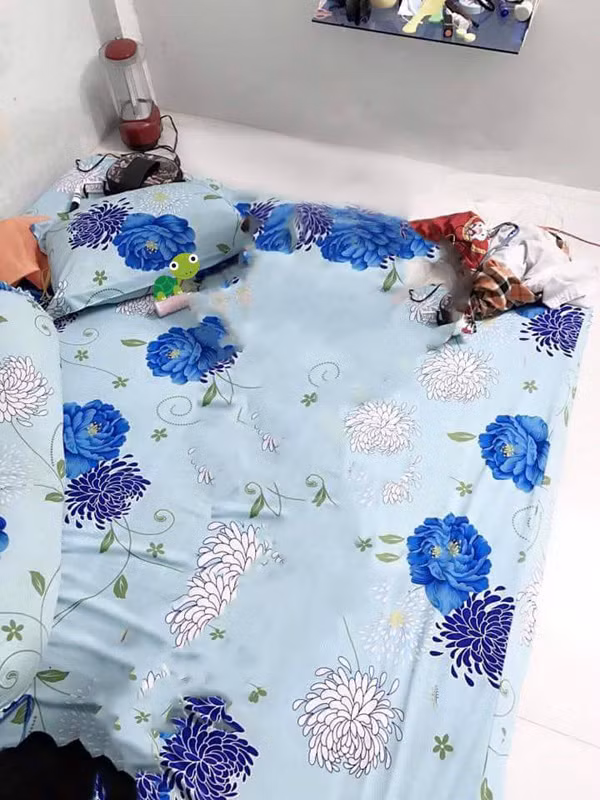 Ngay sau khi bức hình được đăng lên, rất nhiều các bạn trẻ đã không ngần ngại bớt chút thời gian chỉnh sửa hình ảnh cho cô nàng.