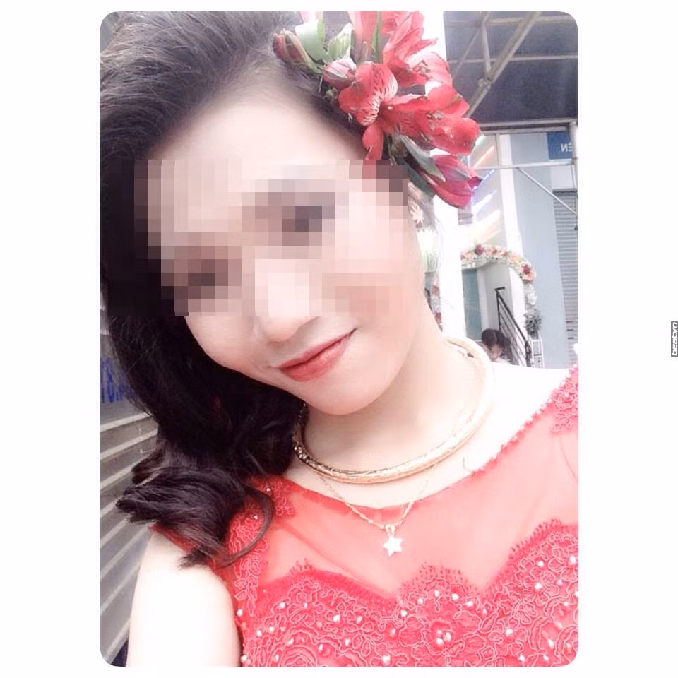 Tuy nhiên, trước những ý kiến đó, cả cô dâu và chú rể trong đám hỏi gây xôn xao ở Sài Gòn vừa qua đều có những phản ứng khá mạnh, sẵn sàng đáp trả lại dân mạng thông qua những dòng status táo bạo trên Facebook. Ngoài ra, Phi H. và Nhật V. còn tiết lộ rằng tuy họ làm lễ ăn hỏi khi mới 15 tuổi nhưng vài năm tới họ mới chính thức kết hôn, trở thành vợ chồng và điều đó không có gì là sai trái, không đúng với pháp luật như nhận định của nhiều dân mạng.