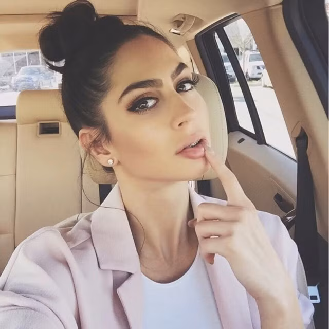 Cô bắt đầu suy nghĩ nghiêm túc hơn về công việc người mẫu của mình. vì thế, sau khi xuất ngũ, Hope đã tập trung toàn bộ thời gian của mình vào việc ăn uống và tập luyện hình thể.