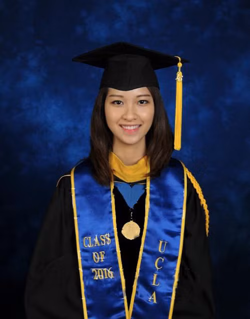 Trong 11 bộ hồ sơ xin học bổng, cô nàng kể lại tất cả những gì mình học được trong khoảng thời gian đó. “Có lẽ, họ thích kinh nghiệm của mình nên đã cho mình cơ hội trực tiếp phỏng vấn”, Ly nói. Cô gái Đà Nẵng cho biết thêm, khi phỏng vấn ứng viên xin học bổng tiến sỹ, họ hỏi sâu về chuyên môn nhiều hơn là cảm nhận về những vấn đề xã hội.