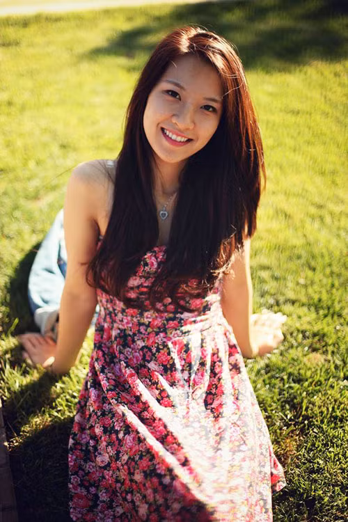 Co gai xinh nhu hoa hau gianh 8 hoc bong tien sy My