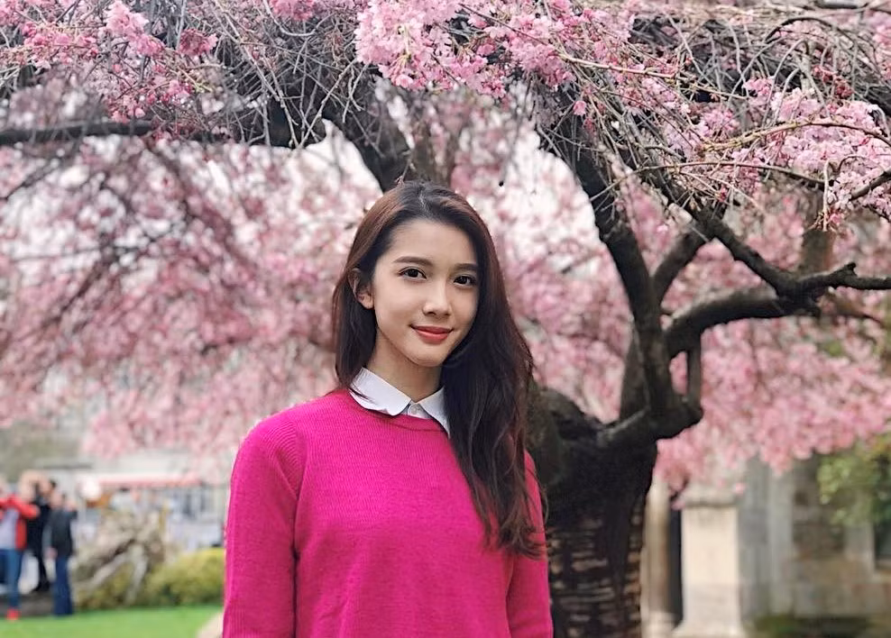 Sở hữu vóc dáng "mình hạc xương mai", Tuyên Hảo còn là người mẫu ảnh. Cô để lại ấn tượng với không ít người nhờ phong cách nữ tính, dịu dàng.