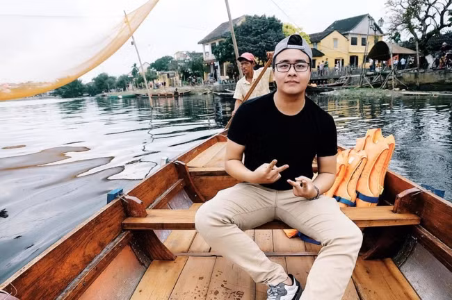 Dù là ngày hay đêm, Hội An đều mang đến cho du khách những trải nghiệm mới lạ và thú vị, đặc biệt, nơi đây còn sở hữu những địa điểm chiều lòng những bạn trẻ đam mê "sống ảo". Thời điểm du lịch Hội An "đẹp" nhất là từ tháng 2 đến tháng 4, chính là thời điểm này trong năm.