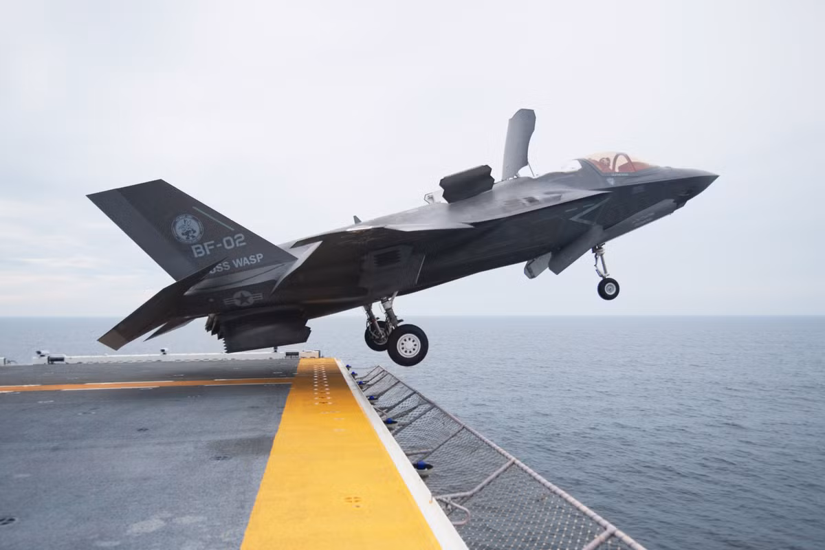 F-35B “báo hại” TQLC Mỹ phải dùng chiến đấu cơ cũ F-35B “bao hai” TQLC My phai dung chien dau co cu