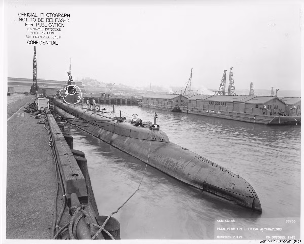 USS Herring trở về Connecticut vào ngày 9/8/1943 và thực hiện các hoạt động huấn luyện tới tận tháng 11/1943 thì mới trở lại mặt trận với nhiệm vụ phá hủy các tàu dân sự và quân sự của Nhật Bản tại mặt trận Thái Bình Dương. Từ giữa tháng 12/1943 tới đầu năm 1944, Herring lập hai chiến tích đánh chìm tàu hàng Hakozaki cỡ 3.948 tấn và Nagoya Maru cỡ 6.072 tấn của Nhật Bản. Trong các chiến dịch này, nó cũng phát hiện mục tiêu một tàu sân bay lớn nhưng không thể tấn công.