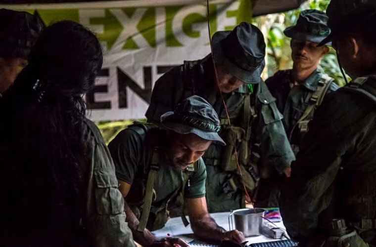 Các chỉ huy FARC đang bàn bạc.