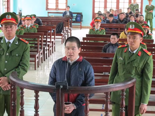 Bị cáo Tráng A Tàng (tức Tàng Keangnam) tại tòa ngày 8/12.