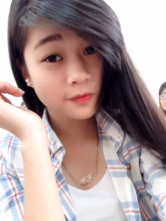 Hiện tại Thu Hiền gần như không bộc lộ, bày tỏ điều gì liên quan đến việc hình ảnh, danh tính của cô đang được nhiều dân mạng săn lùng. Thu Hiền coi chuyện này chỉ đơn giản là một sự tình cờ, cô hoàn toàn không "diễn", tự chụp ảnh để được chú ý, để được "nổi tiếng" như một số dân mạng đồn đoán.