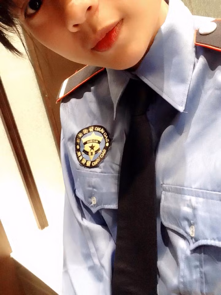 Nu bao ve xinh dep o Aeon Mall duoc san lung-Hinh-2