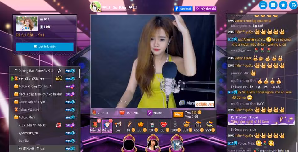 Như Thơ chia sẻ, vào những tháng cao điểm như cuối năm, một tháng cô bạn có thể đạt thu nhập khoảng 50 triệu đồng từ tiền kinh doanh, bán hàng online. Có được thu nhập tốt như vậy nhưng Như Thơ vẫn chưa coi đó là điều đáng hãnh diện, cô nàng muốn cố gắng, chăm chỉ hơn nữa trong tương lai thể ngày một trưởng thành.