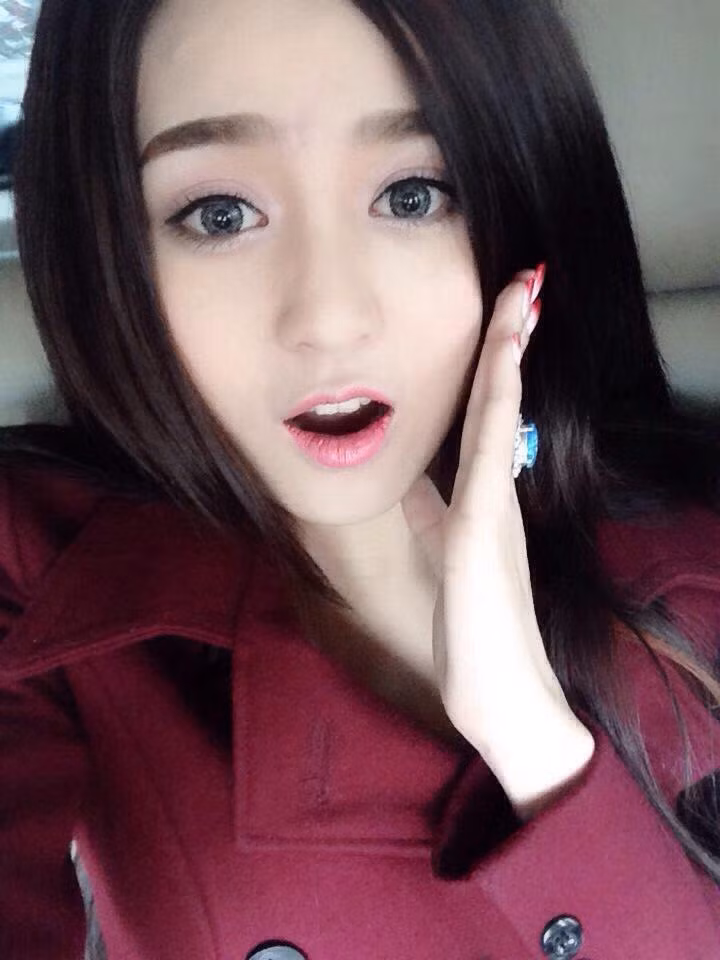 Chính điều này đã giúp Thuý Vy có thêm nhiều lợi thế trong công việc làm mẫu ảnh, chuyên viên trang điểm. Bà mẹ trẻ thường nhận được những lời mời chụp ảnh từ những phó nháy nghiệp dư, chuyên nghiệp và luôn tạo ấn tượng với những sản phẩm ảnh sau đó. 