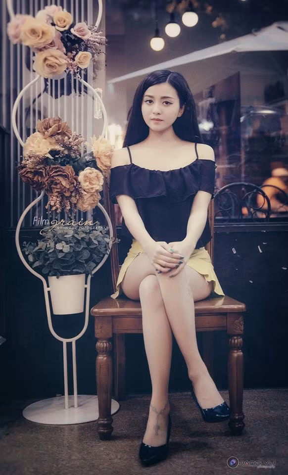 Nhìn những bức ảnh khoe vẻ trẻ đẹp, sự vui vẻ của mình, ít người có thể tin rằng Thuý Vy đã là mẹ của 3 đứa con và có cuộc sống vất vả. Bà mẹ trẻ dường như không bao giờ than vãn, kể lể về những gì mình đã trải qua mà chỉ cố gắng sống và làm việc hết mình vì những đứa con.