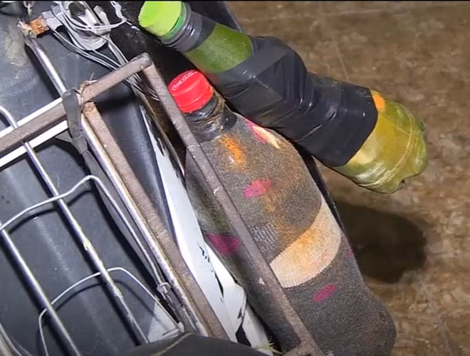 Các đối tượng hầu hết có tiền án tiền sự, đặc biệt một vài đối tượng từng có tiền án liên quan đến hành vi tàng trữ ma túy. (Chai bột ớt các đối tượng dùng để chống trả khi bị phát hiện, truy đuổi)