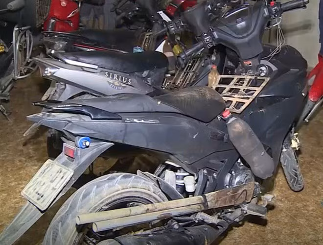 Mỗi lần đi gây án, các đối tượng thường hẹn nhau đến điểm tập kết để lấy “đồ nghề”. Sau khi gây án, các đối tượng thì mang tang vật đi tiêu thụ ngay.