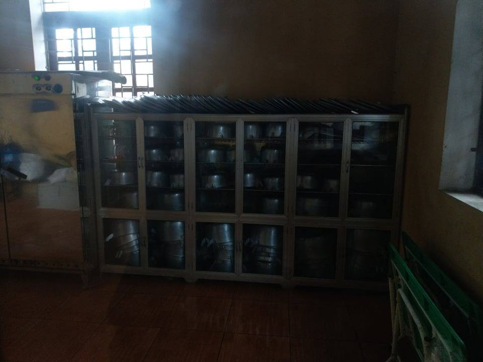 Tam dinh chi can bo quan ly bep cho tre an thit nhiem san lon-Hinh-2