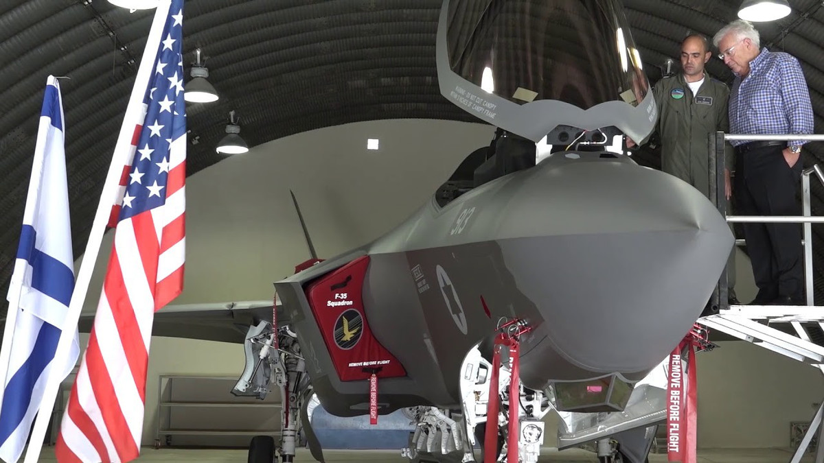 Cuối tháng 8/2017, một thỏa thuận đã được ký kết để mua thêm máy bay chiến đấu Adir, giúp tăng tổng số F-35 do Israel đặt hàng lên 50 chiếc. Quá trình giao hàng dự kiến hoàn thành vào năm 2024.