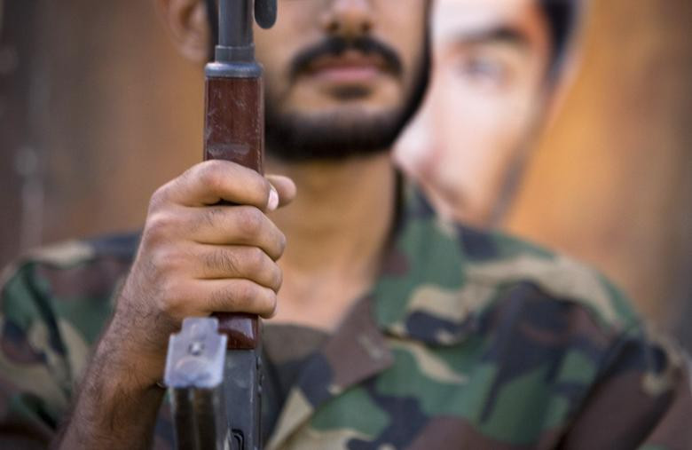 Lực lượng IRGC chia theo hoạt động theo các đơn vị quân đội, không quân và hải quân.