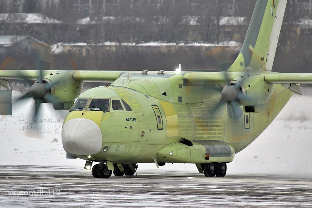 Il-112V được trang bị 2 động cơ cánh quạt Klimov TV7-117, công suất 3.500 mã lực/động cơ, tốc độ hành trình 450-500 km/h, phạm vi hoạt động 2.400 km, 1.700 km với tải trọng tối đa, trần bay 7.600 m. Ảnh: VK.