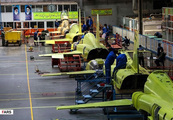 Hình ảnh bên trong nhà máy sản xuất chiến đấu cơ Koswar. Nguồn ảnh: Fars