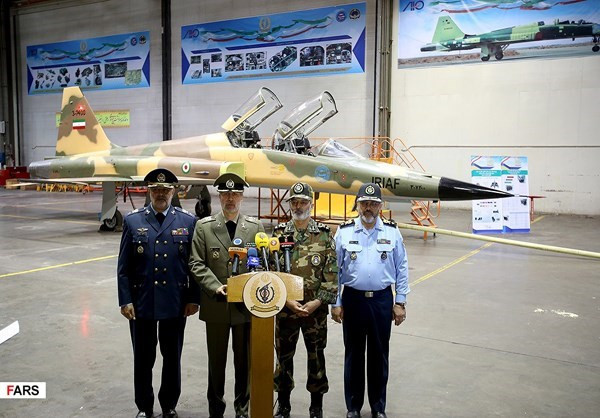 Tham gia lễ cắt băng khánh thành có Bộ trưởng Quốc phòng Amir Hatami và Tư lệnh Quân đội Iran Abdolrahim Moussavi. Nguồn ảnh: Fars