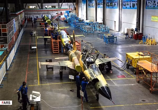 Theo ông Hatami, đây là loại máy bay chiến đấu "thế hệ thứ 4", trang bị radar đa nhiệm với khả năng "cơ động cao". Nguồn ảnh: Fars