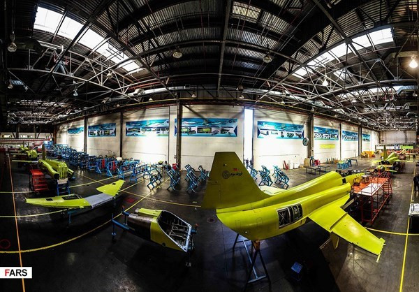 Xem ra, tới thế hệ Koswar, Iran vẫn chưa có bất kỳ sự đột phá nào trong việc “thoát khỏi cái bóng quá lớn” thiết kế máy bay tiêm kích F-5. Dẫu rằng, việc chế tạo được một chiếc chiến đấu cơ phản lực đã là một thành tựu đáng nể trên thế giới. Tuy nhiên, để loại máy bay đó chiến đấu hiệu quả, thì xem ra vẫn còn nhiều điều phải bàn. Nguồn ảnh: Fars