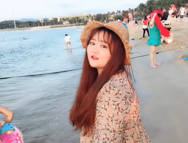 Trần Chiêu Quân (21 tuổi đến từ Yili, Tân Cương, Trung Quốc) là cô gái sở hữu thân hình mũm mĩm, với cân nặng trên 100 kg. Ngoại hình không mấy thon gọn khiến cô hay bị mọi người trêu chọc.