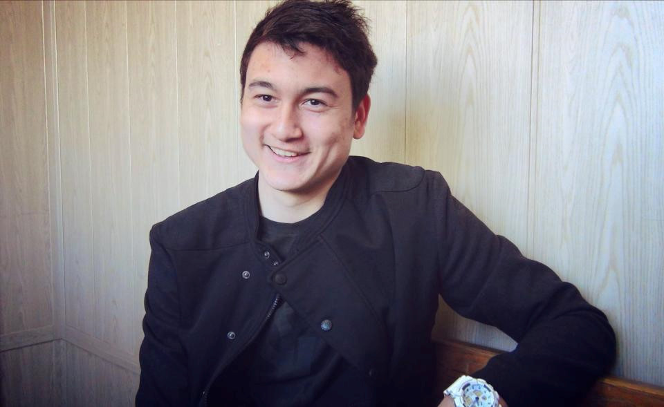 Ngay lập tức chàng cầu thủ cao 1,88 m, điển trai, mang hai dòng máu Việt - Nga này được dân mạng tìm kiếm, chia sẻ hình ảnh.