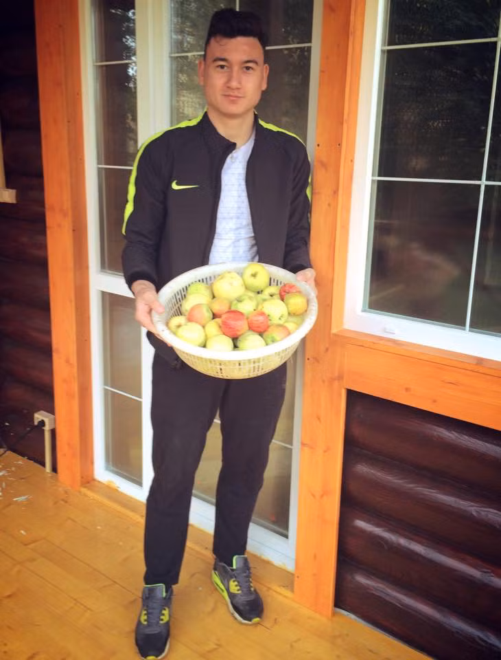 Không bắt hết trận đấu và phải rời khỏi sân sau phút thứ 35 do chấn thương, song thủ môn Đặng Văn Lâm đã nhiều lần cứu thua cho đội tuyển Việt Nam.