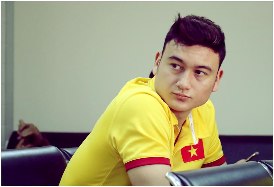 Trong trận vòng loại Asian cup 2019 tối 27/3 giữa Việt Nam - Jordan, thủ môn Bùi Tiến Dũng không được bắt chính, thay vào đó là sự xuất hiện của thủ thành Đặng Văn Lâm. Điều này đã thu hút nhiều sự quan tâm từ dân mạng.