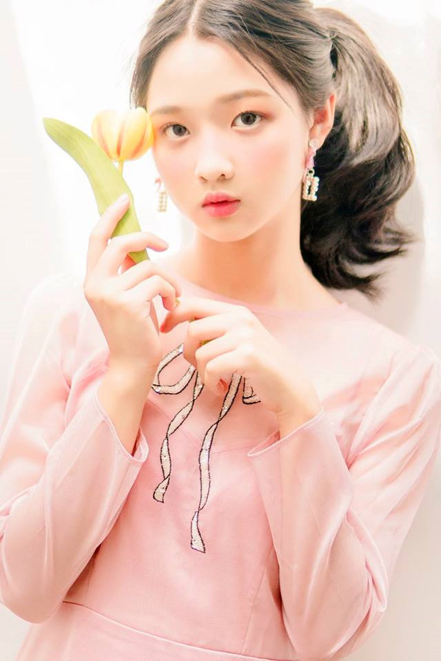 "Bé Thanh Mỹ đây sao? Em lớn nhanh quá, nay đã trở thành thiếu nữ xinh đẹp chứ không phải là cô bé đóng phim ma năm nào", một khán giả bình luận dưới bức hình của cô.