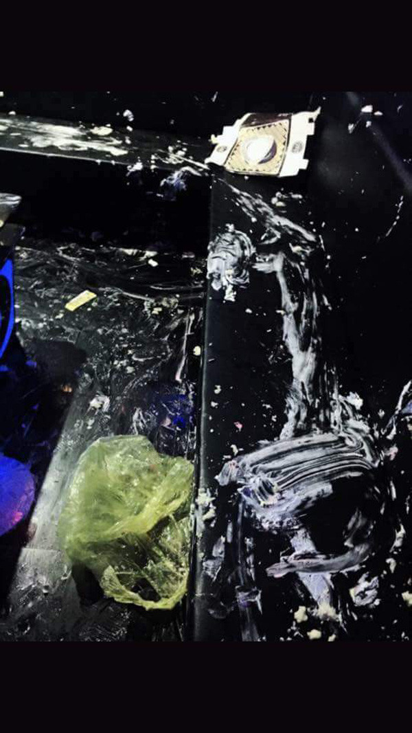 Chủ nhân câu chuyện hiện vẫn chưa chia sẻ về cách giải quyết của chủ quán karaoke.