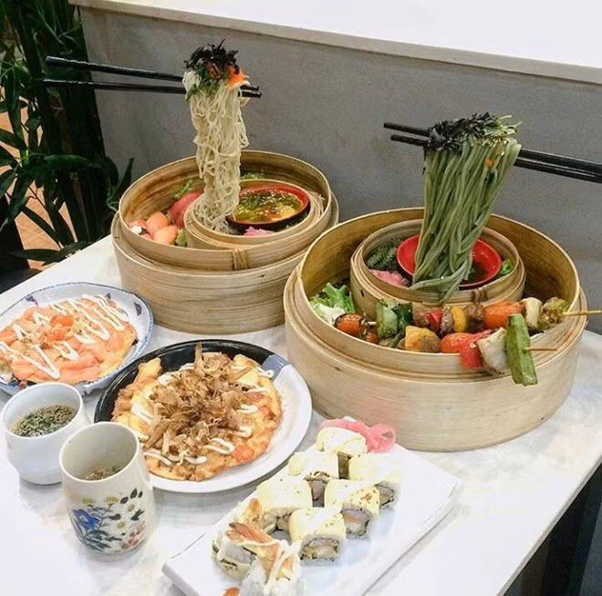 Không chỉ là trào lưu ăn uống lý thú, mỳ bay được đánh giá là ăn khá ngon, ăn thanh mát nhẹ bụng không ngán ngấy.