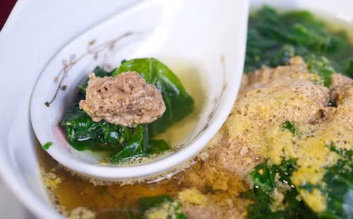 Canh rau cải nấu cua.