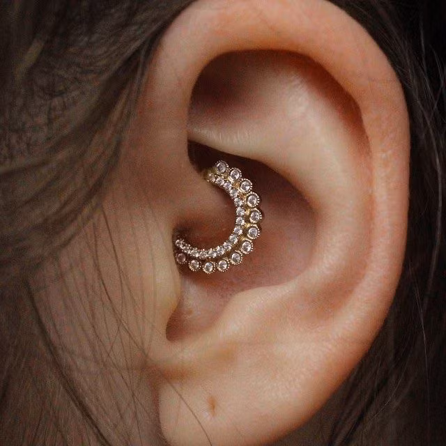 Bấm lỗ Daith. Nguồn ảnh: Pinterest.