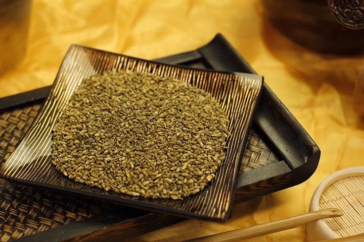 Vì vậy, bạn có thể dùng hoa hòe cho người bệnh bị tăng huyết áp pha trà uống hàng ngày để đề phòng đột quỵ rất hiệu quả. Ảnh: Y học cổ truyền.