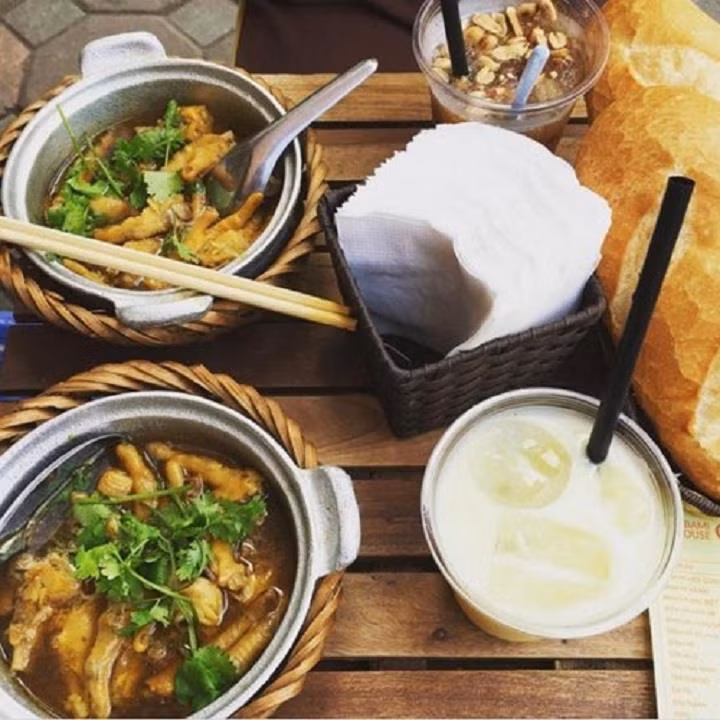 Bánh mì chân gà mật ong.