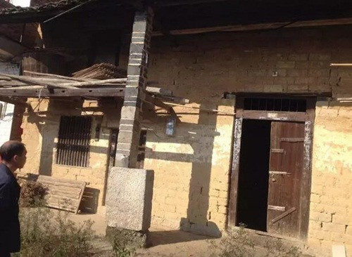 Co dau TQ bat day tu quan tai khien ca lang bo chay