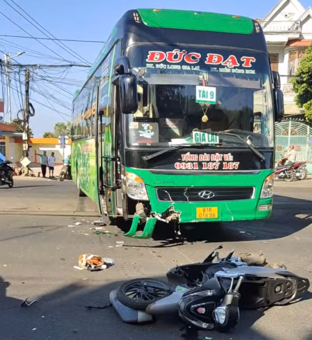 Gia Lai: Xe khach Duc Dat tong nguoi phu nu di xe may tu vong