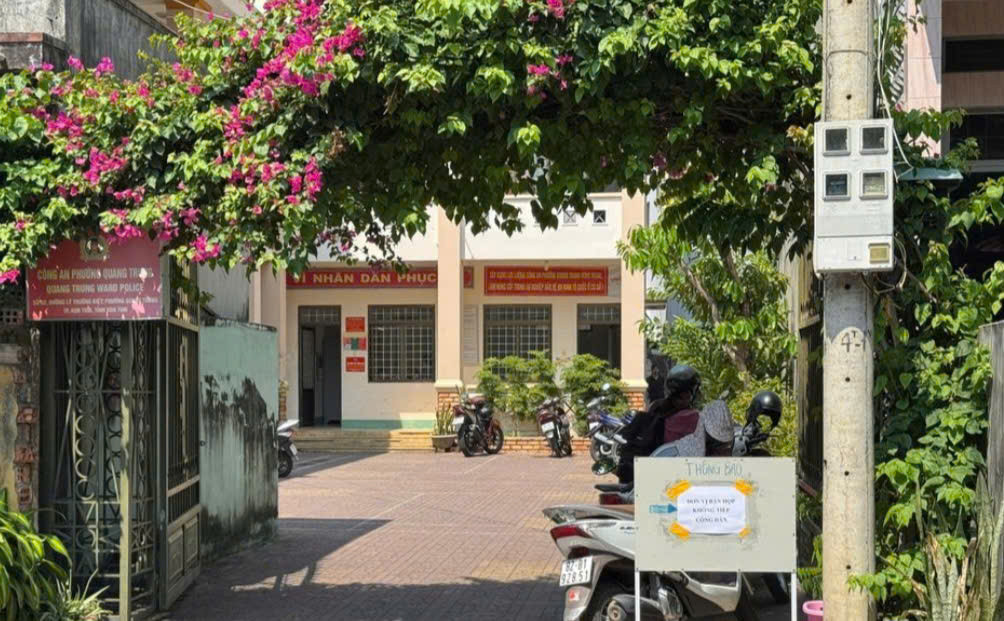 Pho truong cong an phuong o Kon Tum tu vong tai tru so sau tieng no