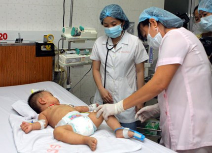 Vi khuẩn não mô cầu là nguyên nhân phổ biến nhất của bệnh viêm màng não do vi khuẩn ở trẻ em, và là nguyên nhân hàng đầu của bệnh viêm màng não do vi khuẩn ở người lớn.