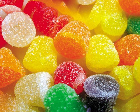 Thông thường, ăn đường hóa học đối với người lớn bình thường khỏe mạnh có thể không có ảnh hưởng lớn, vì cơ thể họ có khả năng thải độc nhất định, còn đối với phụ nữ mang thai, nếu dùng có thể sẽ gây tổn hại nguy hiểm trực tiếp đến quá trình sinh trưởng phát triển của thai nhi, ảnh hưởng đến sức khỏe người mẹ.