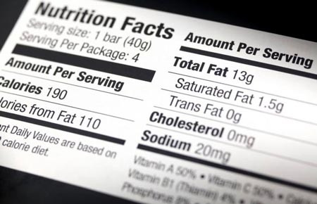 Thai phụ ăn uống càng phải cẩn thận hơn bình thường, khi chế biến món ăn chú ý không nên cho thêm các loại đường hóa học, đồng thời còn phải chú ý, khi mua thực phẩm cần xem kỹ loại thực phẩm đó có các chất phụ gia hay không.