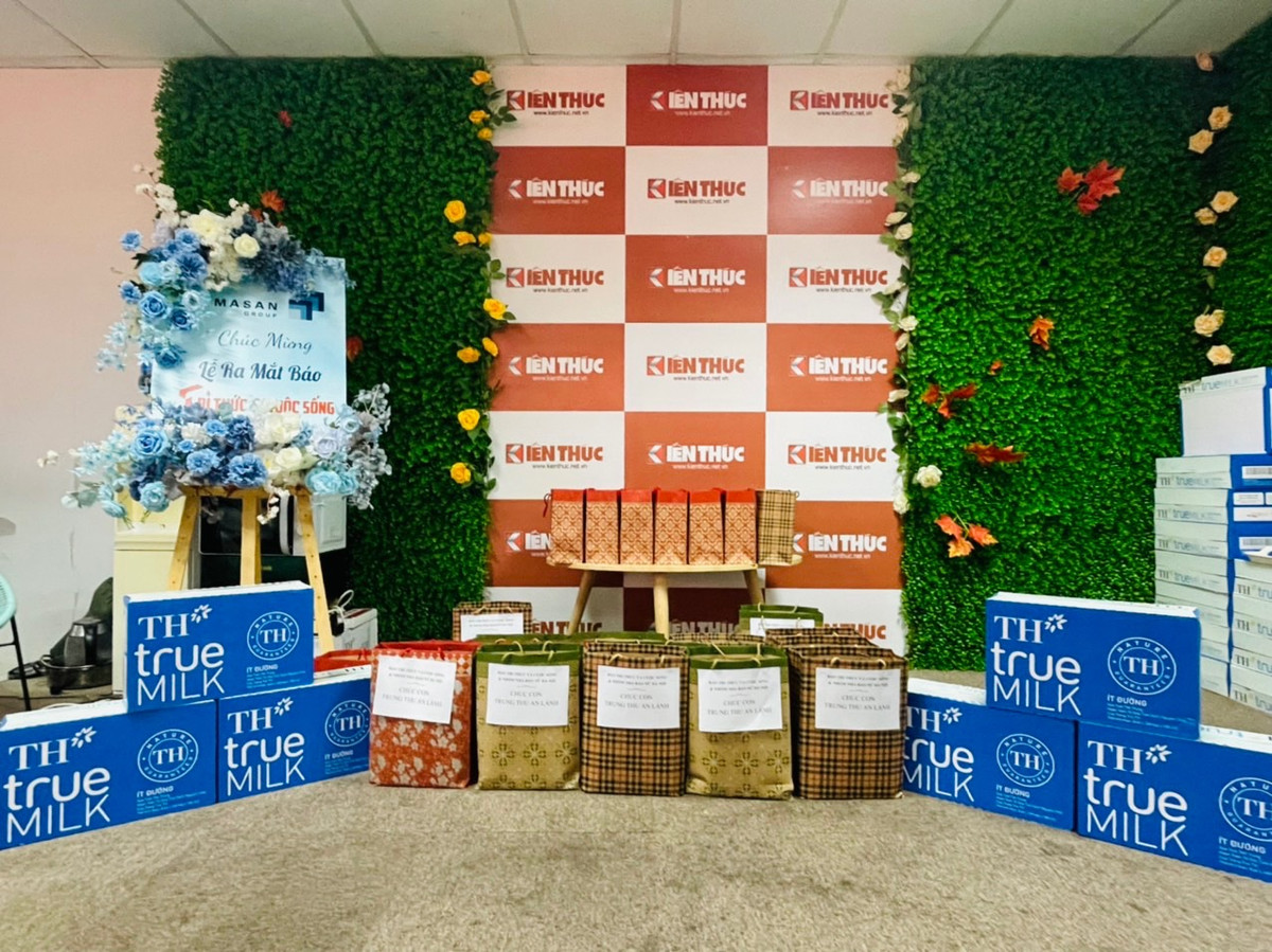 Thay vì đồ chơi, Tết Trung Thu năm nay các em nhỏ sẽ được tặng những hộp sữa của TH TrueMilk ngọt thơm.