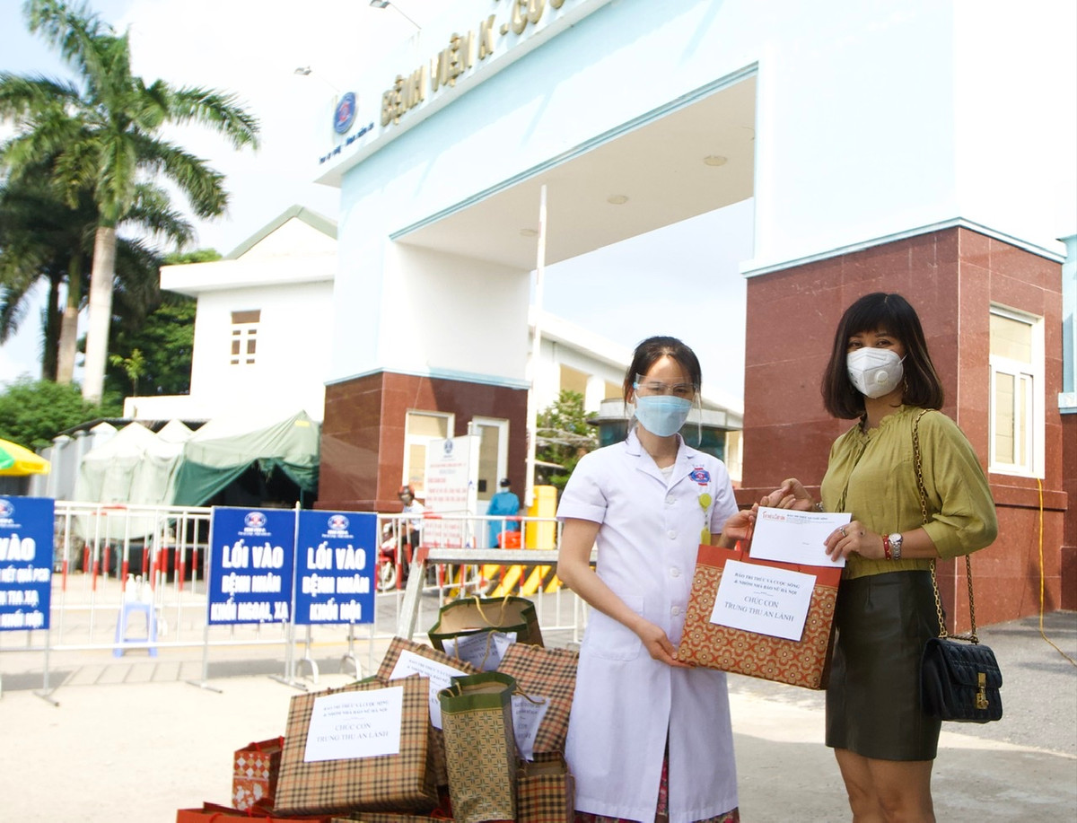 Không có chú Cuội, chị Hằng trông trăng và phá cỗ, cũng không có những chương trình Vui Tết Trung thu do dịch bệnh kéo dài, song nhóm mong rằng, món quà nhỏ sẽ động viên tinh thần các em trong hành trình chiến thắng bệnh tật.