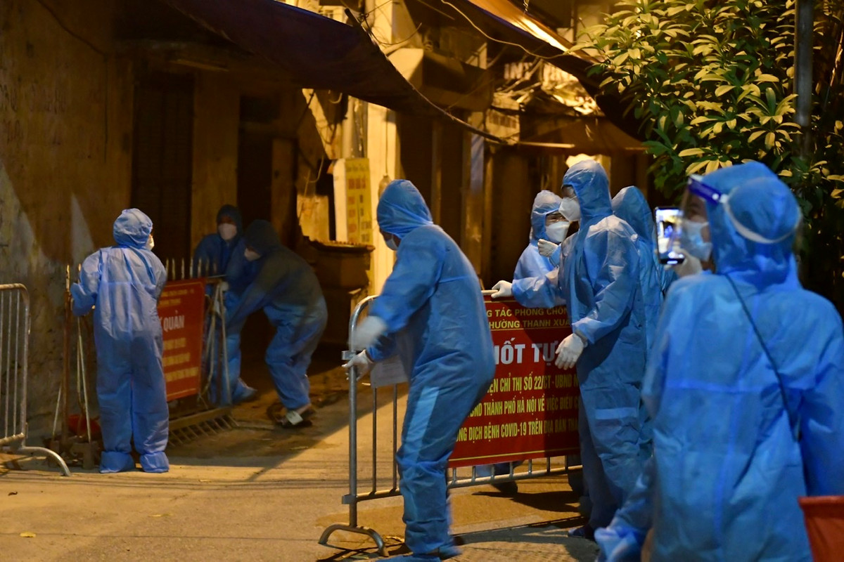 Ổ dịch này được phong toả cách đây 1 tháng sau khi phát hiện hàng trăm ca dương tính với COVID-19 từ 2 ngõ 328 và 330 Nguyễn Trãi.