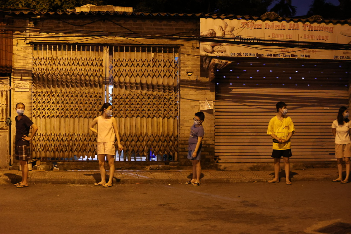 Toàn bộ cư dân 3 tổ dân phố số 4-5-7 với hơn 5.000 mẫu sẽ được lấy xét nghiệm để có kết quả trong ngày 20/9.