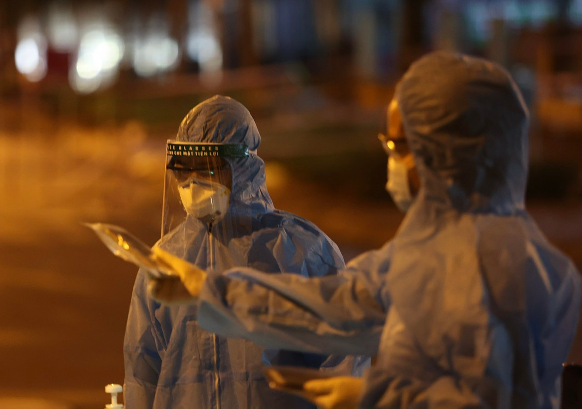 Các điểm liên quan đến ổ dịch là Nhà máy xe lửa Gia Lâm, phường Gia Thụy đã lấy 41 mẫu của những người liên quan làm việc tại các bộ phận khác để xét nghiệm RT-PCR.