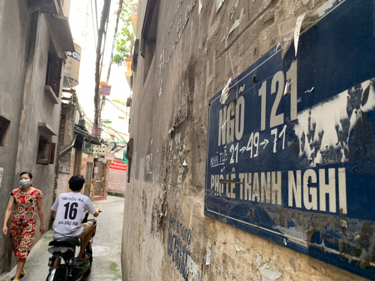 “Xóm chạy thận” nằm tại một ngõ nhỏ trên phố Lê Thanh Nghị (phường Bách Khoa, quận Hai Bà Trưng).